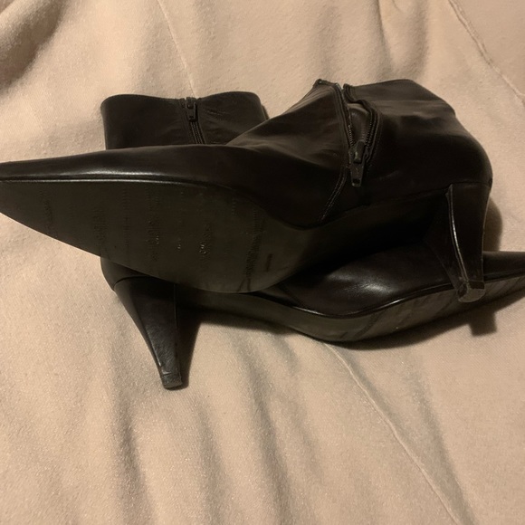 Stuart Weitzman Short Boots - Picture 10 of 13